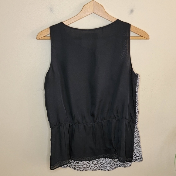Loft | Petite Black & White Print Pleated Peplum Tank Top - Picture 4 of 5